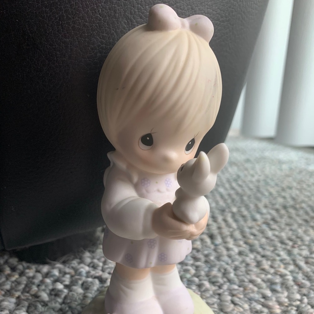 Precious Moments Statue